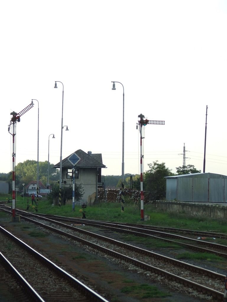 27.9.2014 Mech. odjezdov� a se�a�ovac� n�v�stidlo Hru�ovany n.J. (sm�r Znojmo)