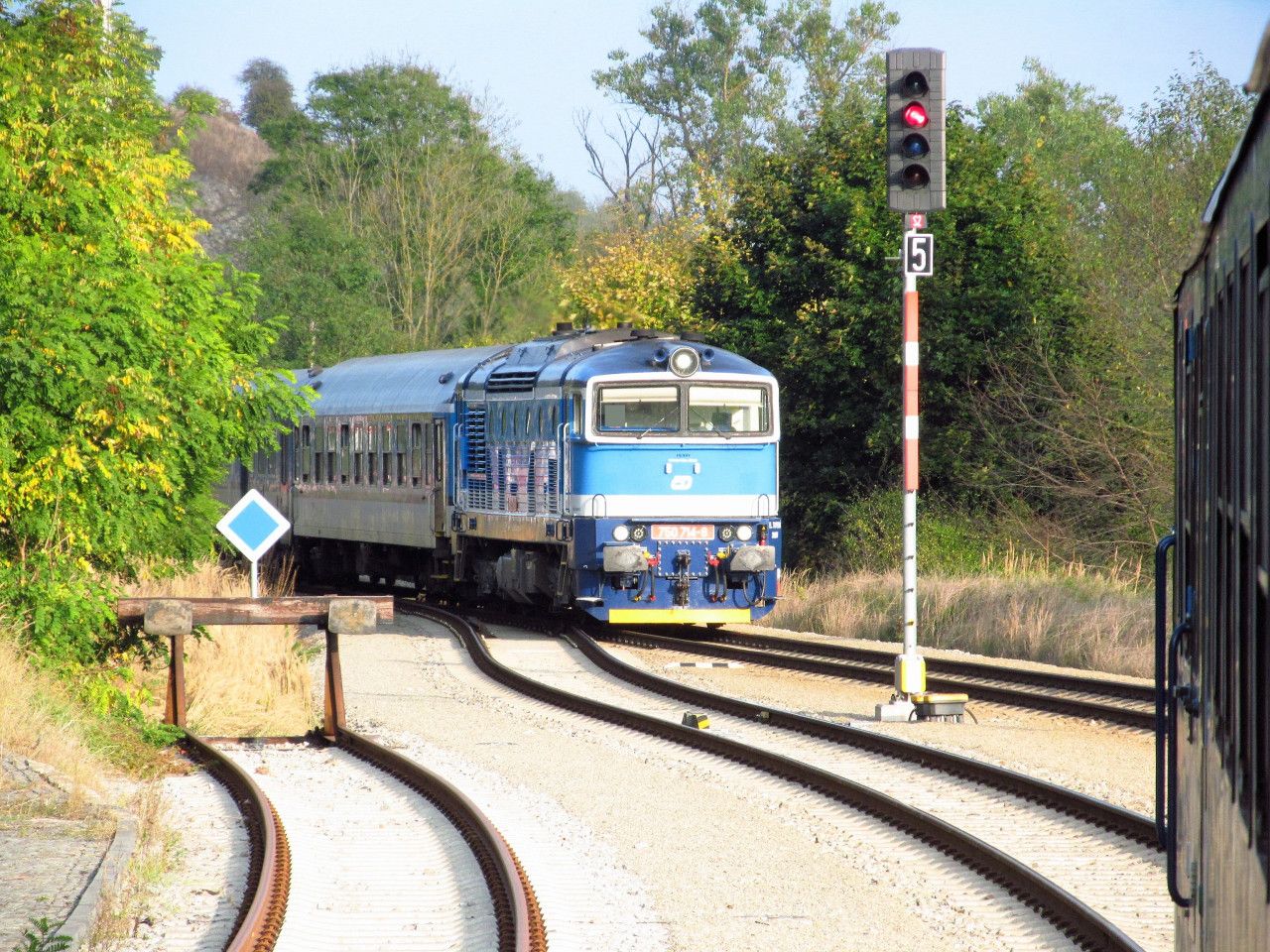 ... + u� r�no toho dne (4. 10. i R668 s +60min. kv�li poru�e 754.062); zde R660 s +10′ ve Vladislavi