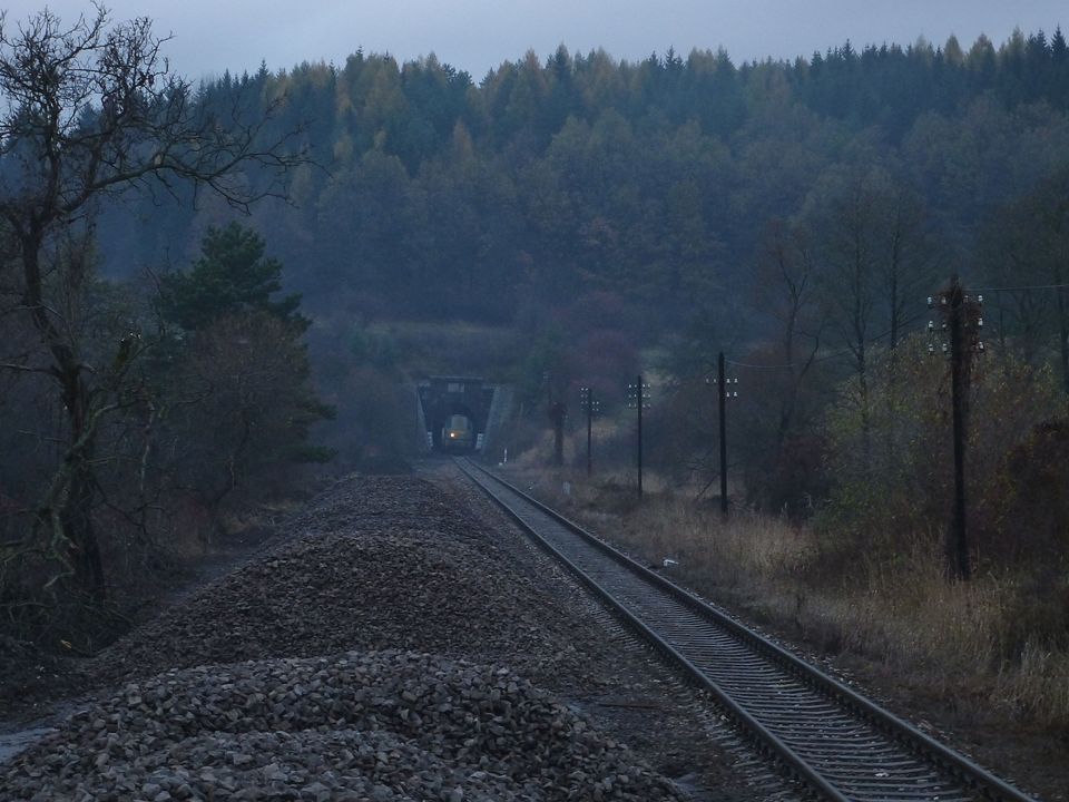 pracovn� vlak v Pstruh�rsk�m tunelu