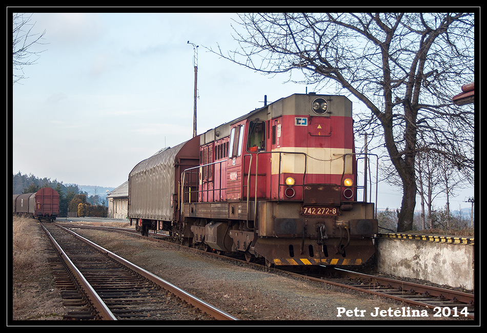 742.272-8, 21.2.2014, Svobodn Hemanice (lokomotiva posunuje s przdnmi vozy)