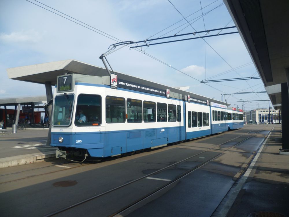 Bahnhof Stettenbach - souprava se stednm nzkopodlanm lnkem