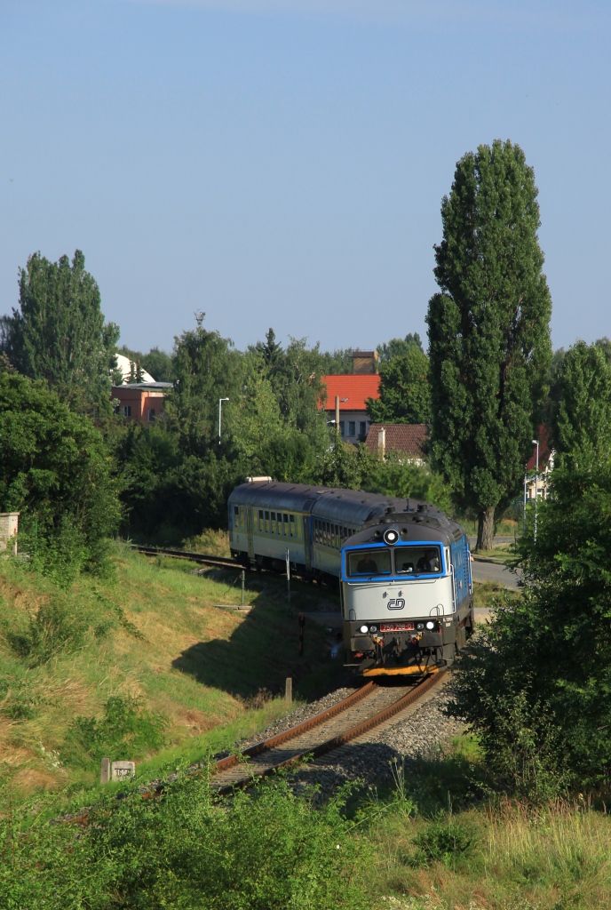R1294 v �ele se 750.708 veden� kv�li v�luce p�es Prahu Zli��n, 5.8.2013