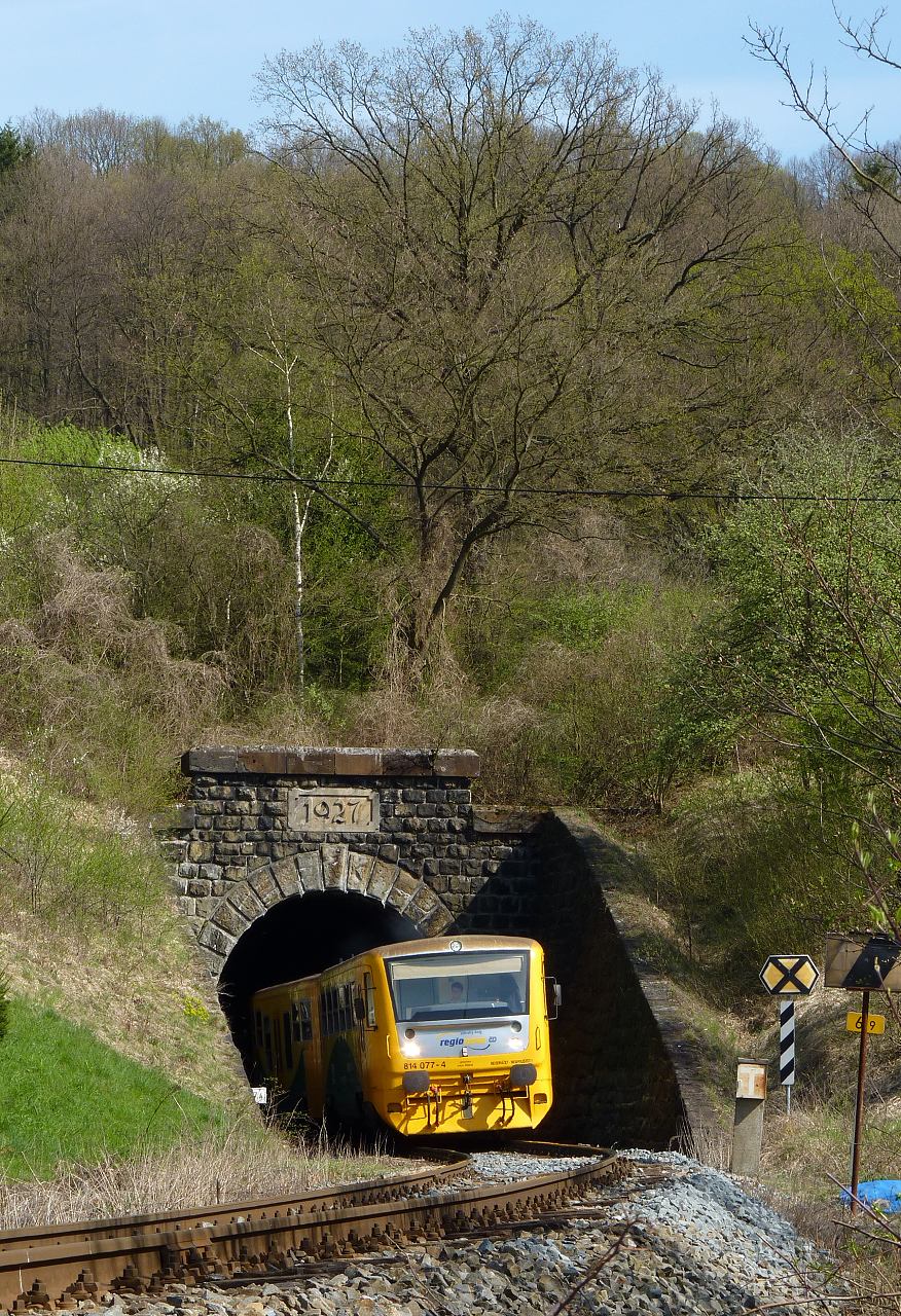 814.077 , Nvojsk tunel , 21.4.2011, foto:Vojtch Gek