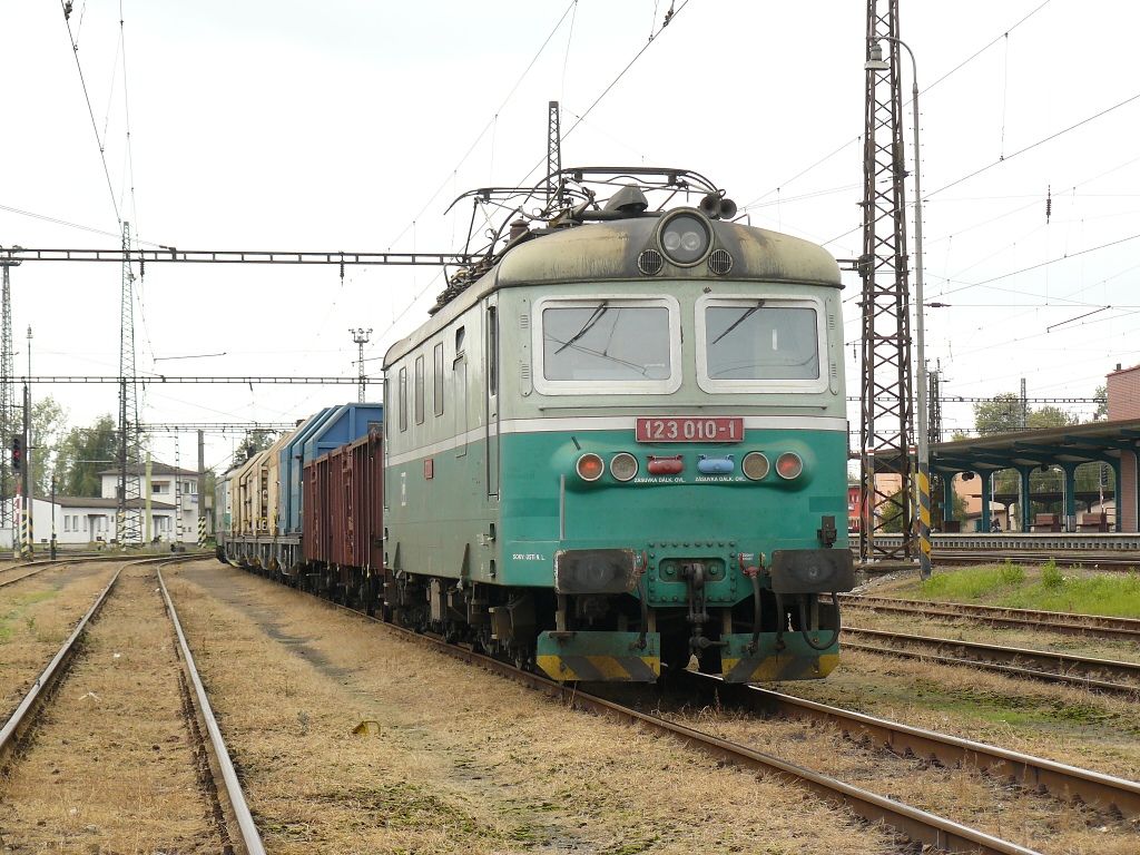 123 010-1 Pardubice hl.n.(a)(9.10.2011,foto-Ale� Kr�ka)