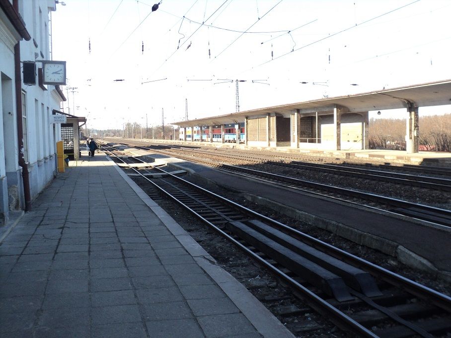 I. n�stupi�t�, p�ed v�pr. budovou