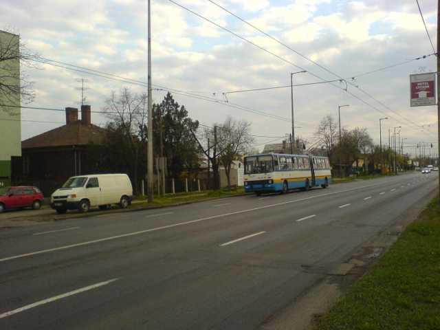 Kloubov trolejbus Ikarus