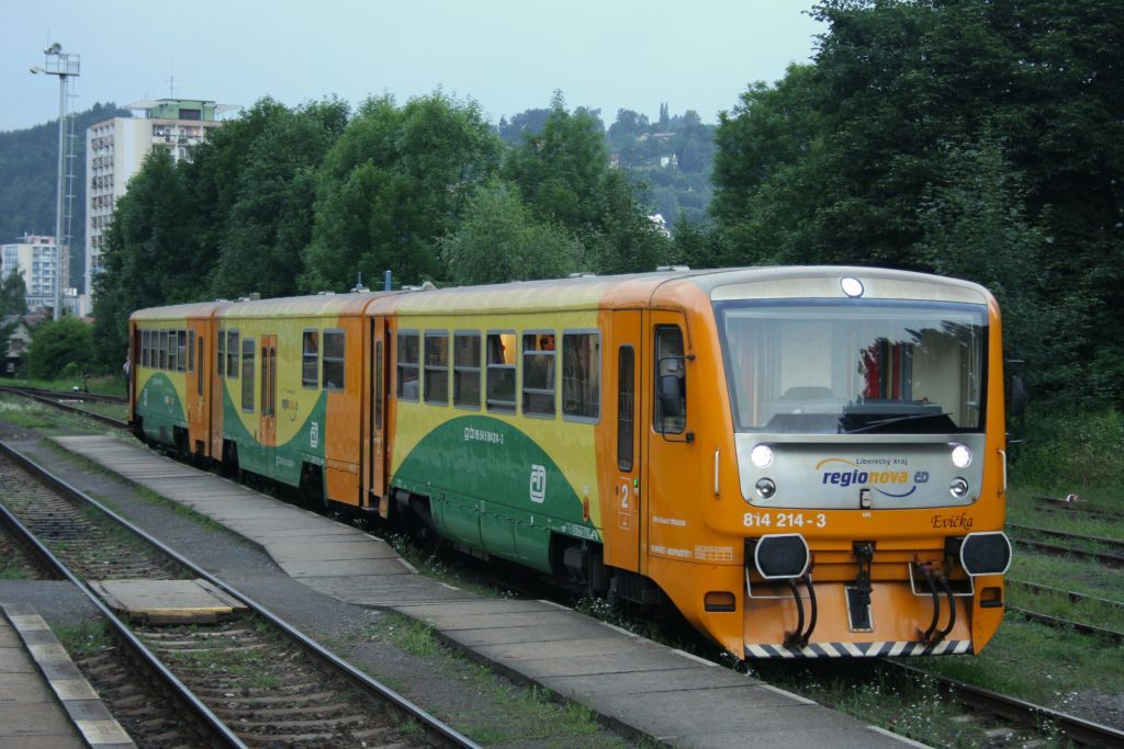 A tat� souprava za hodinu a p�l v �elezn�m Brod�.