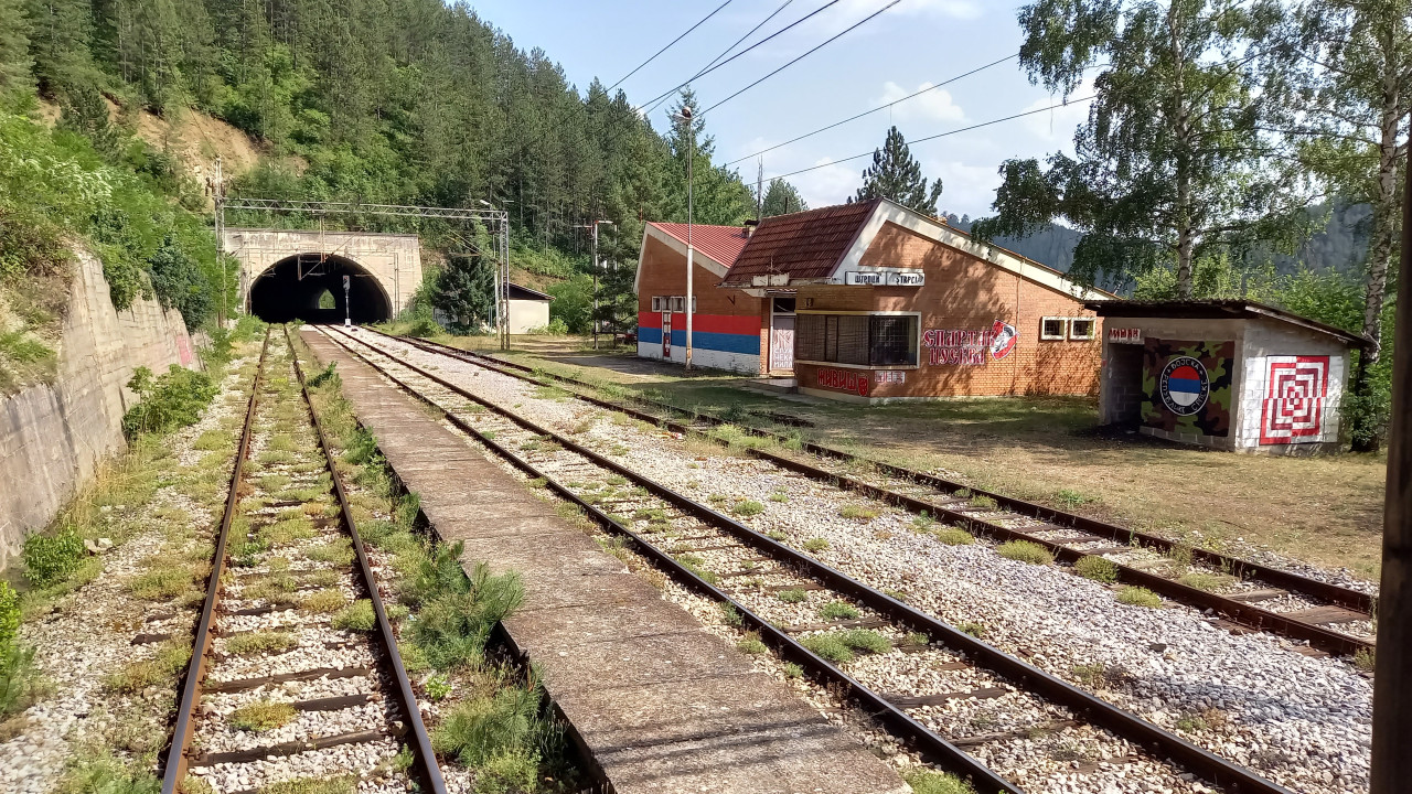 Vlak se na chvli objev i v Bosn a Hercegovin, stanice rpci