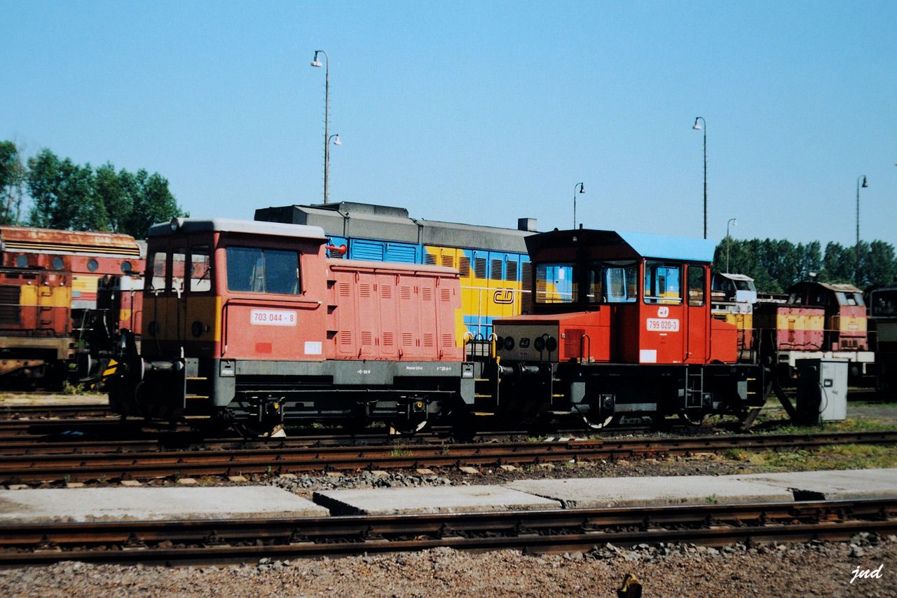 703 044 �.L�pa 9.6.2000