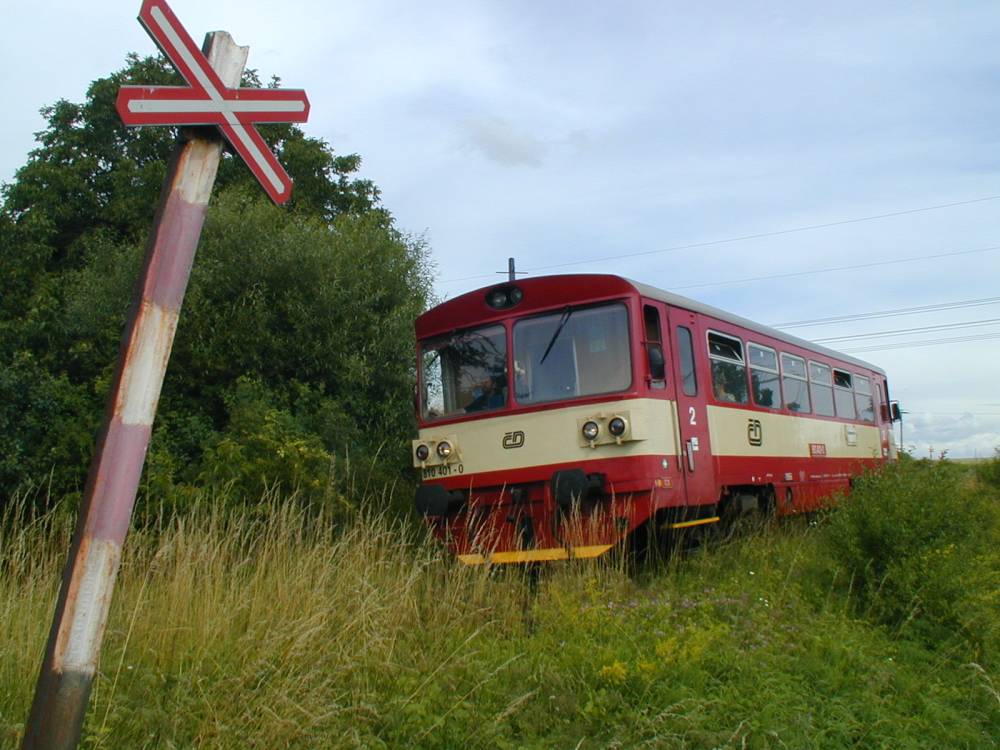 810.401 mezi Rozhovicemi a Bylany