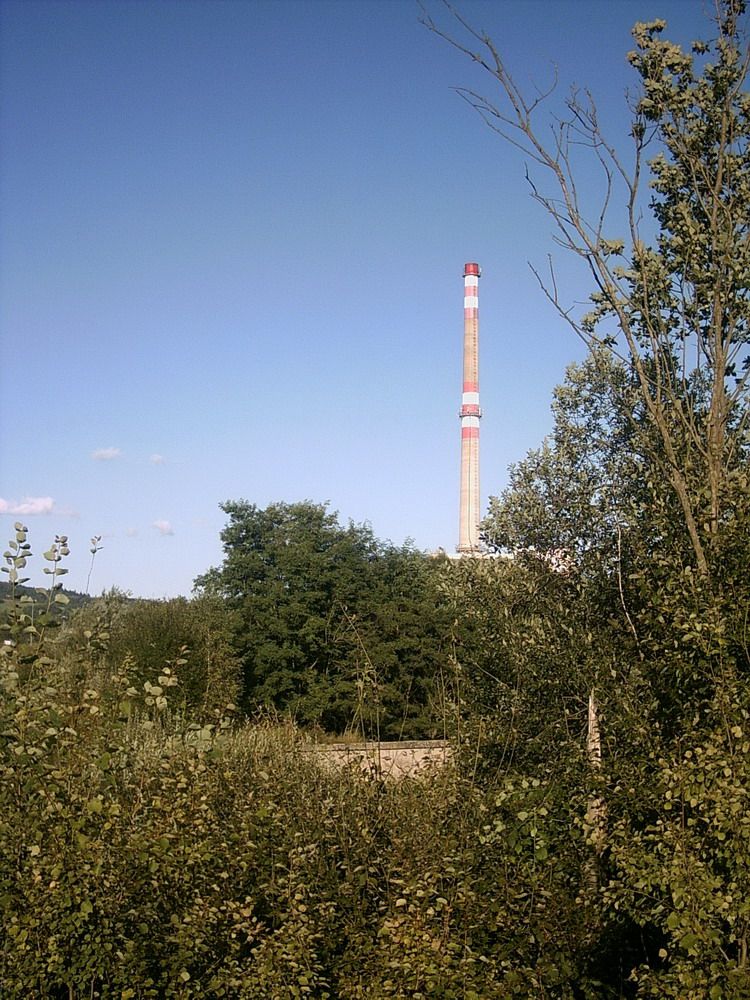 Pohled na star� propustek od n�dra��, konkr�tn� od v�hybky T1 na vle�ce