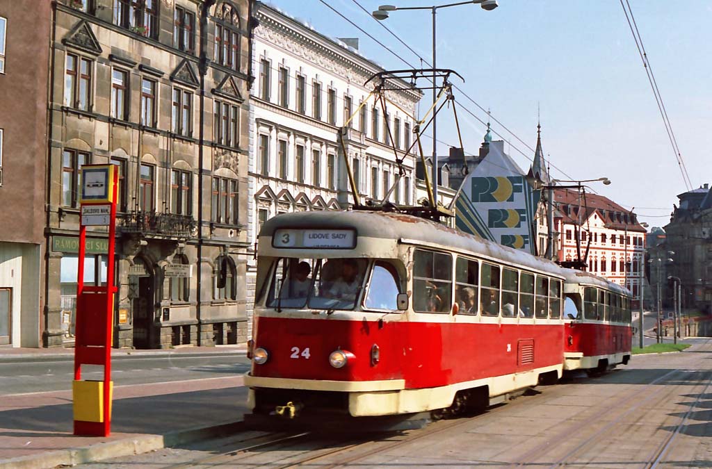 16.08.1997 - Liberec aldovo nm. Tram. T2R ev.. 24 + 25