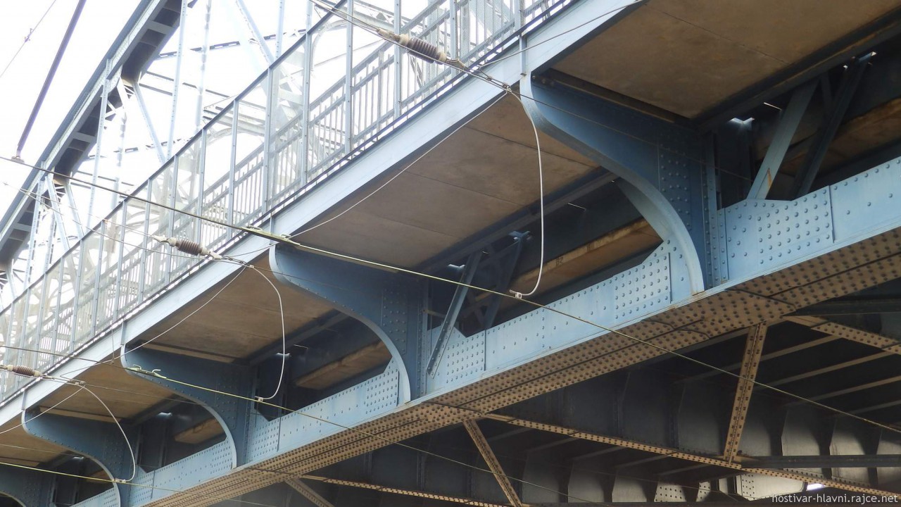elezn most 29.6.2018 - veden troleje pod mostem