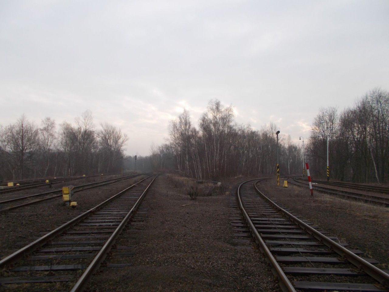 Orlovsk zhlav stanice Zrubek. pln doleva smr Orlov, rovn BASTRO, pln vpravo vleka NH.