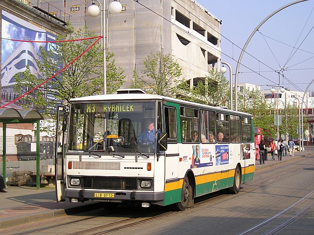 604 na tramvajov vluce