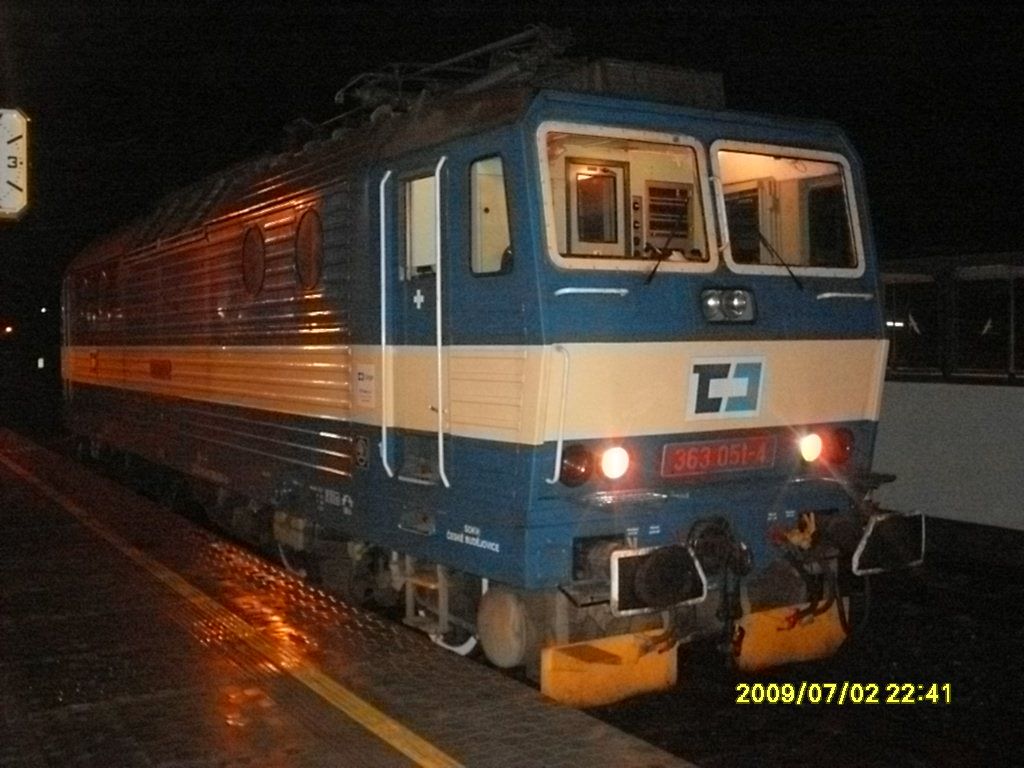 ve�ern� fotka 363.051-4 v Plan� nad Lu�nic�