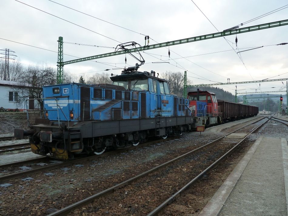 210 029-5 + 708 006-2  Mn 88310
