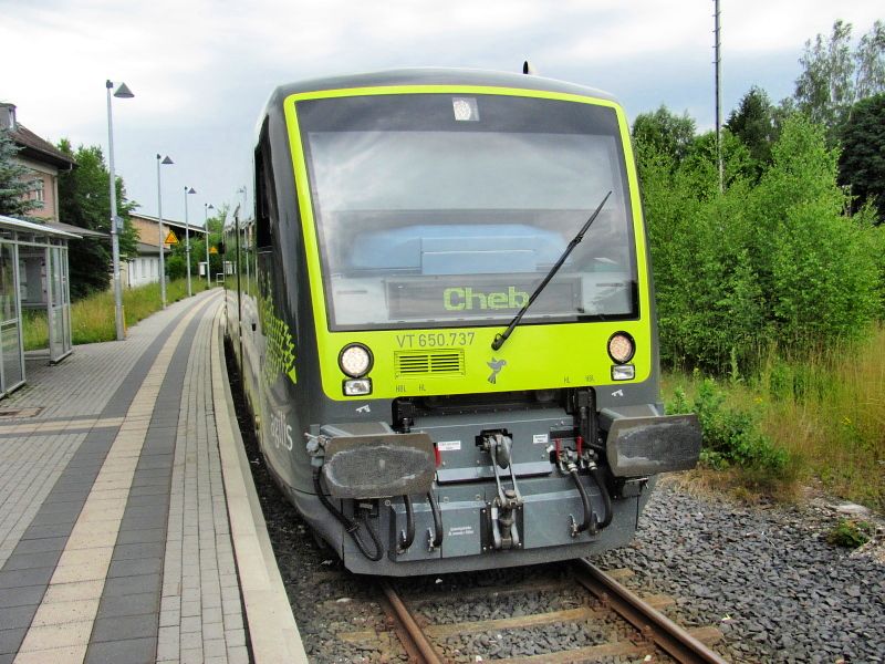 Selb Stadt a osobn vlak jedouc 