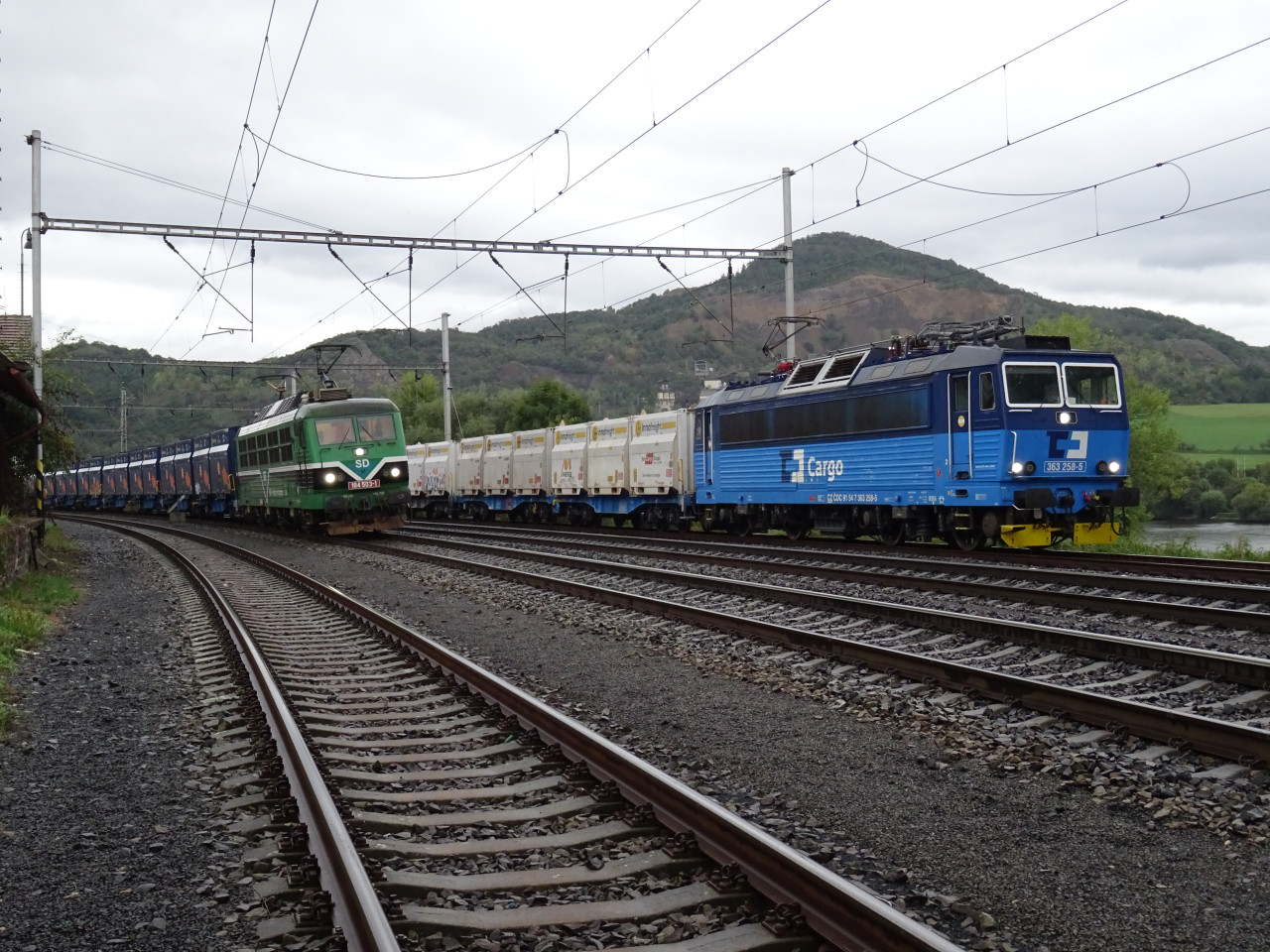 184 503-1 + 363 258-5 Prackovice nad Labem 18.9.2022