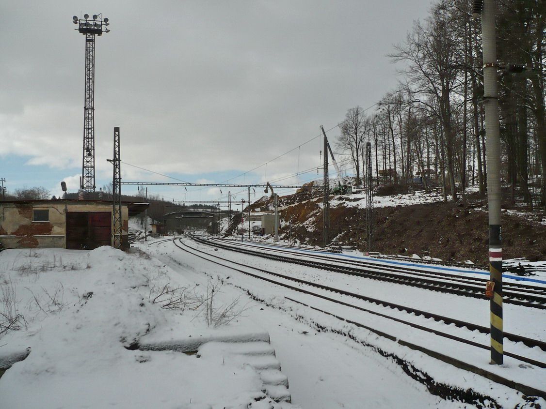 VOTICE - (zat�m) nekone�n� odst�ely pokra�uj�.