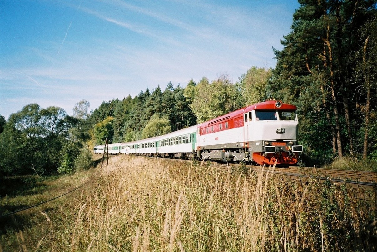 749.039 v R 647 Kamenice z Chebu do Lib. odj�d� z Ostrova, 26.9.2003