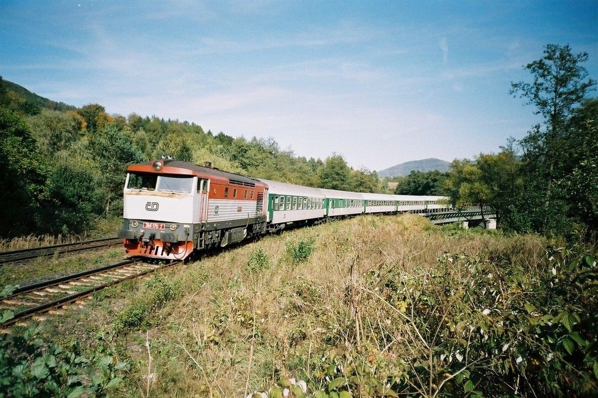 749.170 v R 812 z Kol�na do Chebu v �seku Str�-Vojkovice, 26.9.2003
