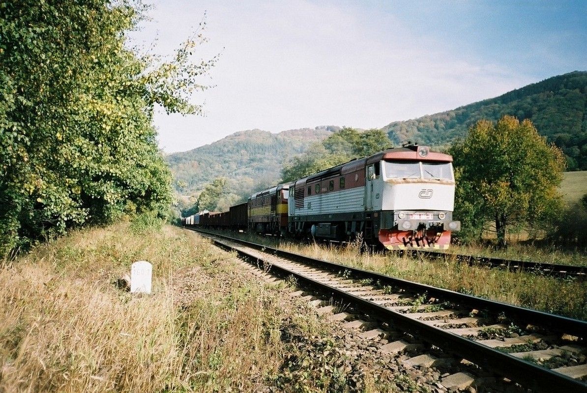 751.161+159 v n�kv od Chom. na K.V. u Str�e, 26.9.2003