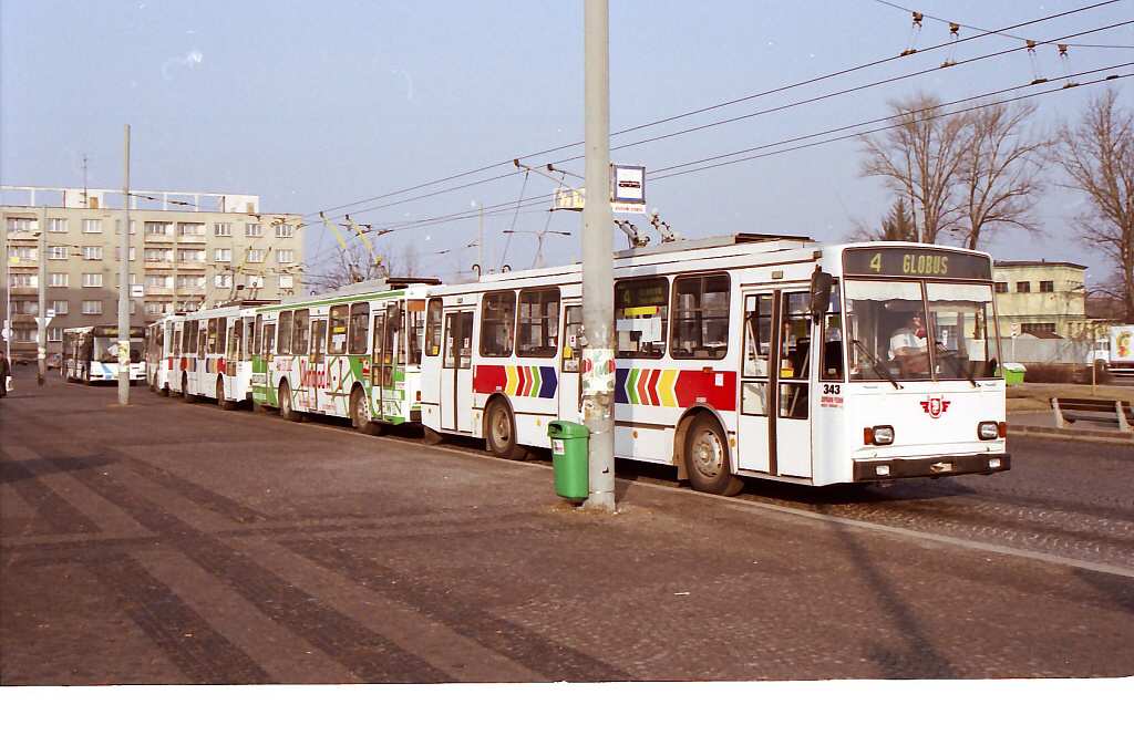 27.02.2003 - Pardubice hl.n. Trol. 14Tr ev.. 343, 339