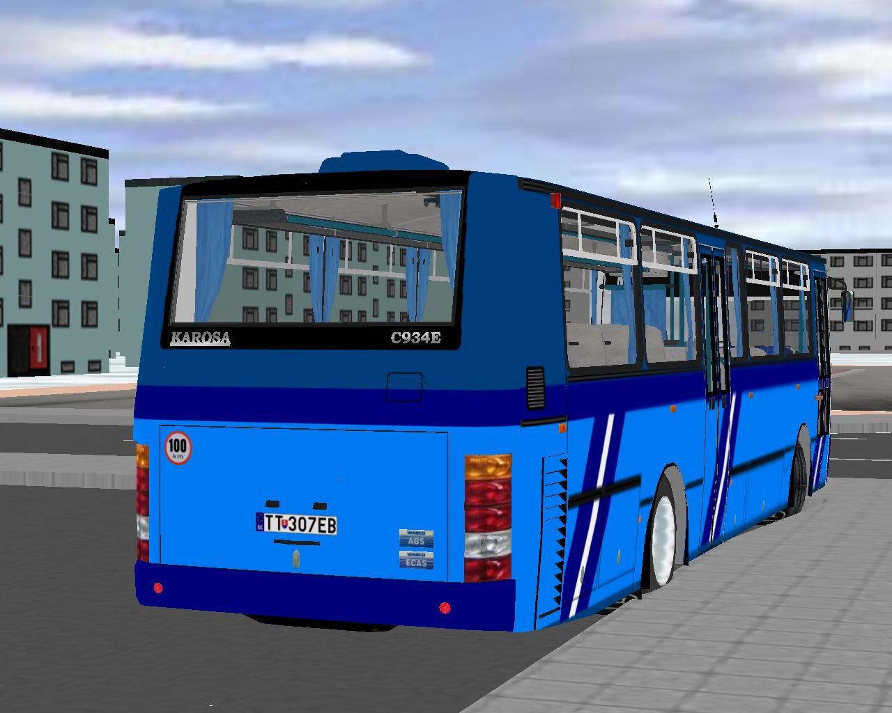 Karosa C934E.1351 TT-307EB prest�vkuje na Autobusovej stanici