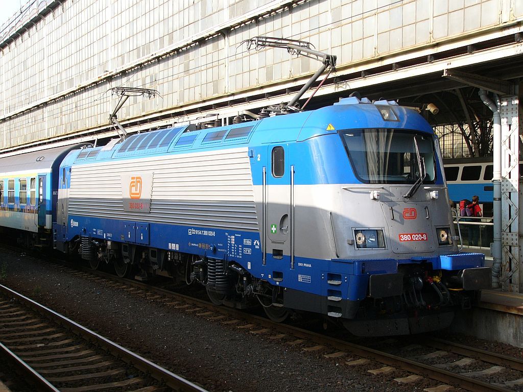 380 020 R 608 Svatava - Praha-hlavn (5. 9. 2013)