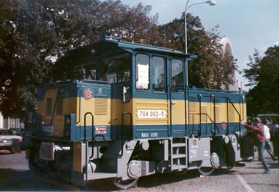704.002 z 1990