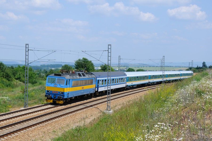 Ex 354 Jan Hus, 362 078, Cerhovice-Odb.Zbiroh, 7.7.2013, (vlevo t�leso p�vodn�ho veden� trat�)