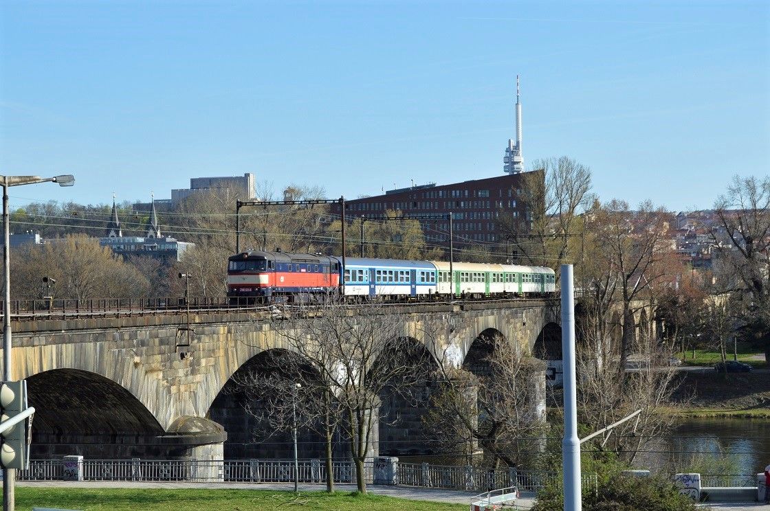 749 121 Os 19736 - Negrelli viadukt v Praze 31.3.2017