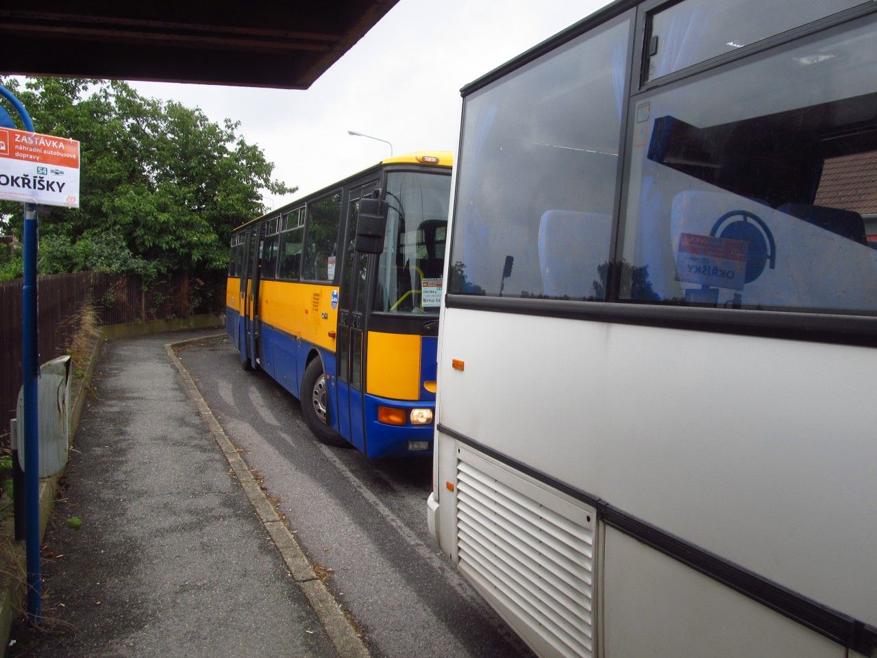 1. a 2. ze 4 bus� v 