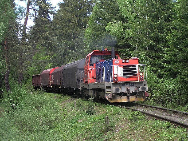 Tak� u� minulost - 714.204 v �ele Mn 82732 u Rad�ova, 20.5.2006