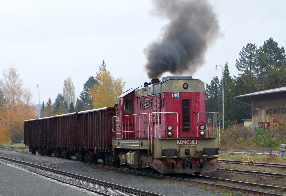 742.346, posun ve stanici Byst�ice p.H se soupravou vlaku, kterou p�ivezl Mn 81055 z P�erova