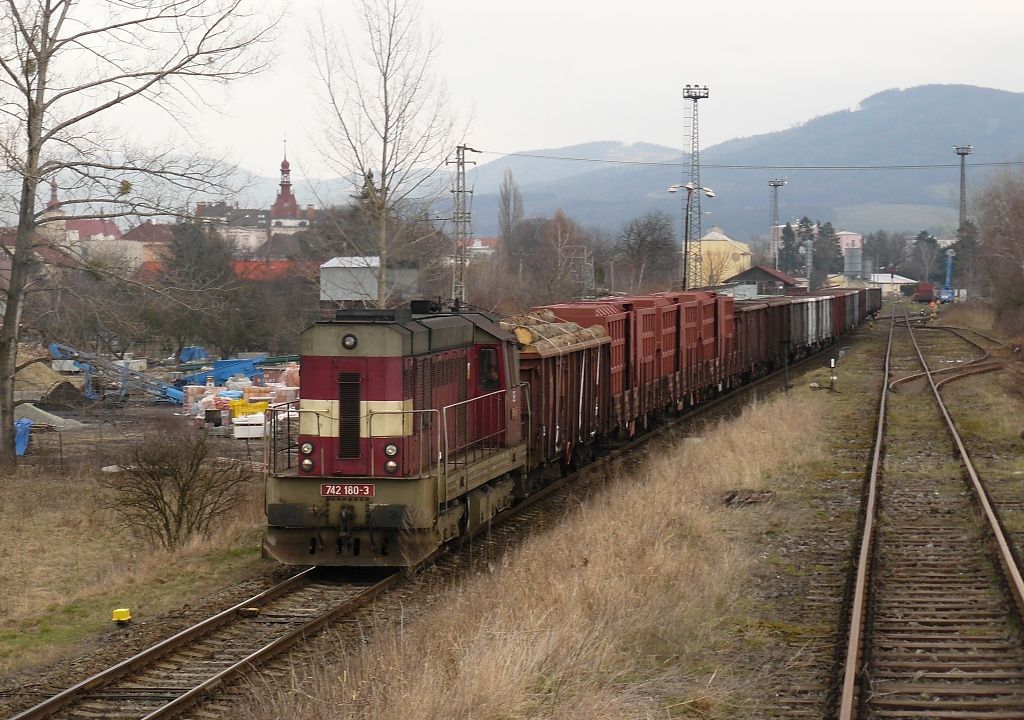 742 180-3 Hole�ov(27.3.2009,Mn 81050,foto-Martin Nesrsta).