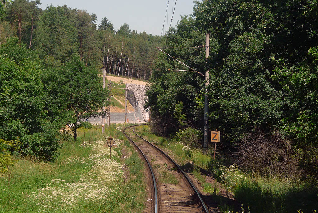 A op�t odklon od nov� trasy kolem tunelu Tomice I