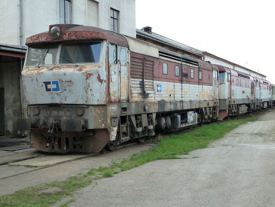 751 080-3 + 751 095-1 + 751 088-6 16.4.2011 depo �esk� Bud�jovice