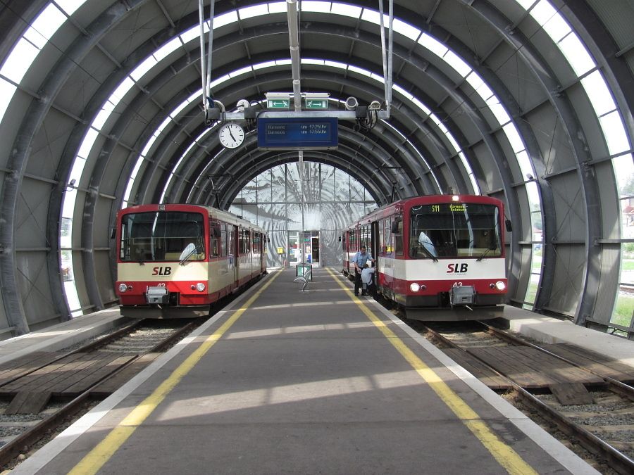 Ndra Trimmelkam - tehdy koncov stanice, dnes jen ncestn stanice na trati do Ostermiethingu