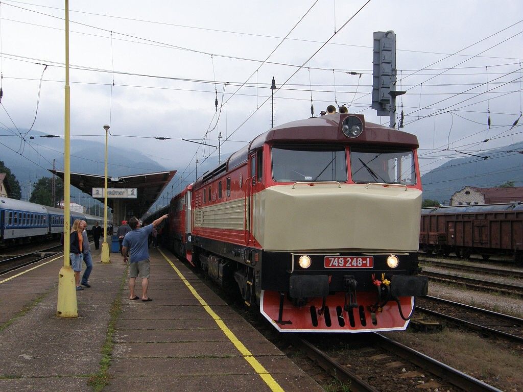 749-248 + T 478.1010 s R 31375 na odjezdu z Vr�tek 10.9.2011 foto-M.�ich