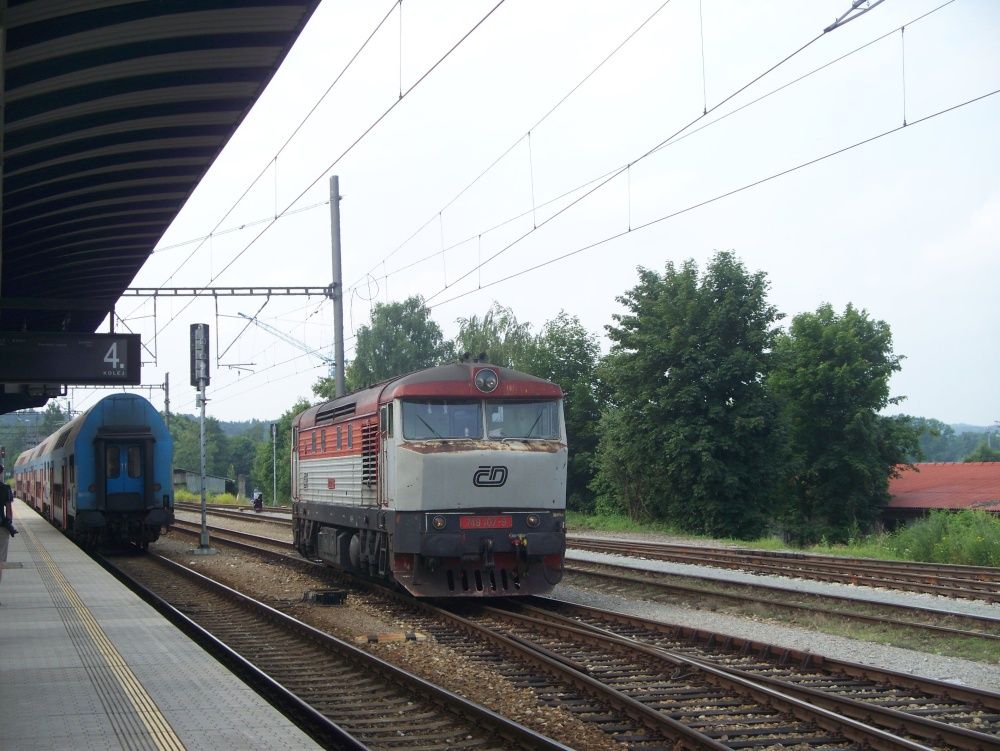 749 107-9 v �er�anech obj�d� soupravu od Os 9055 (6.7.2013)