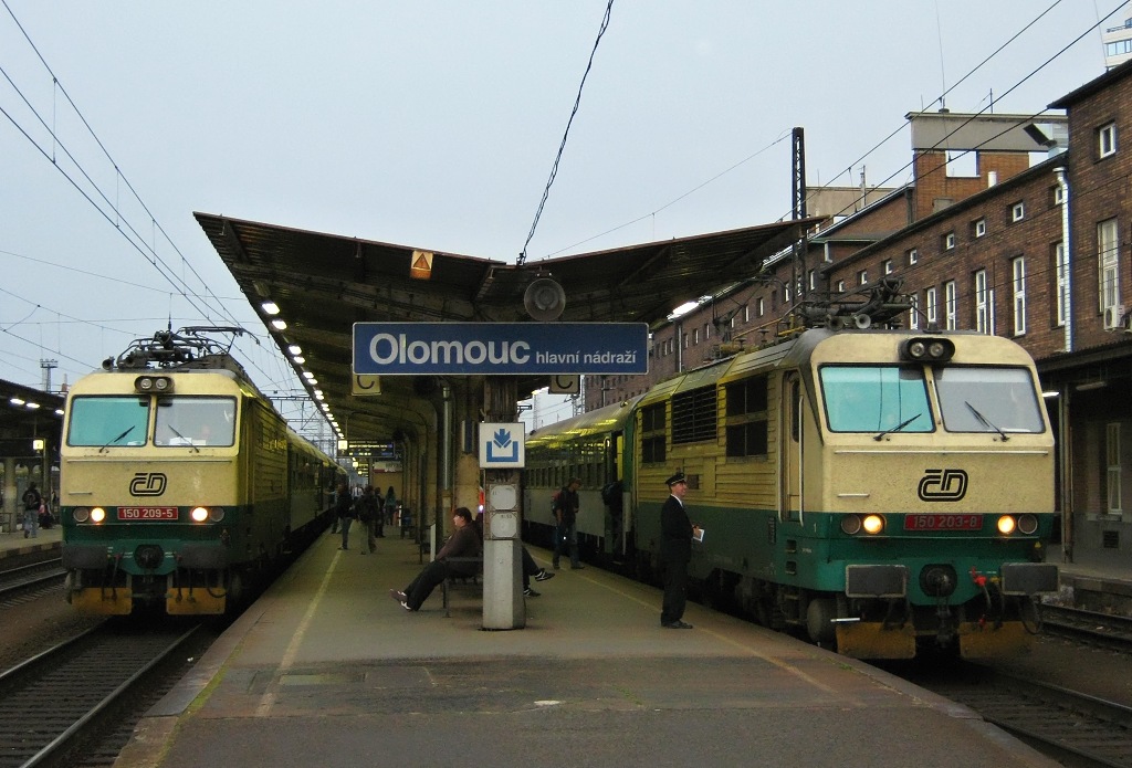 Rychlk a EuroCity v Olomouci (25.9.2010)