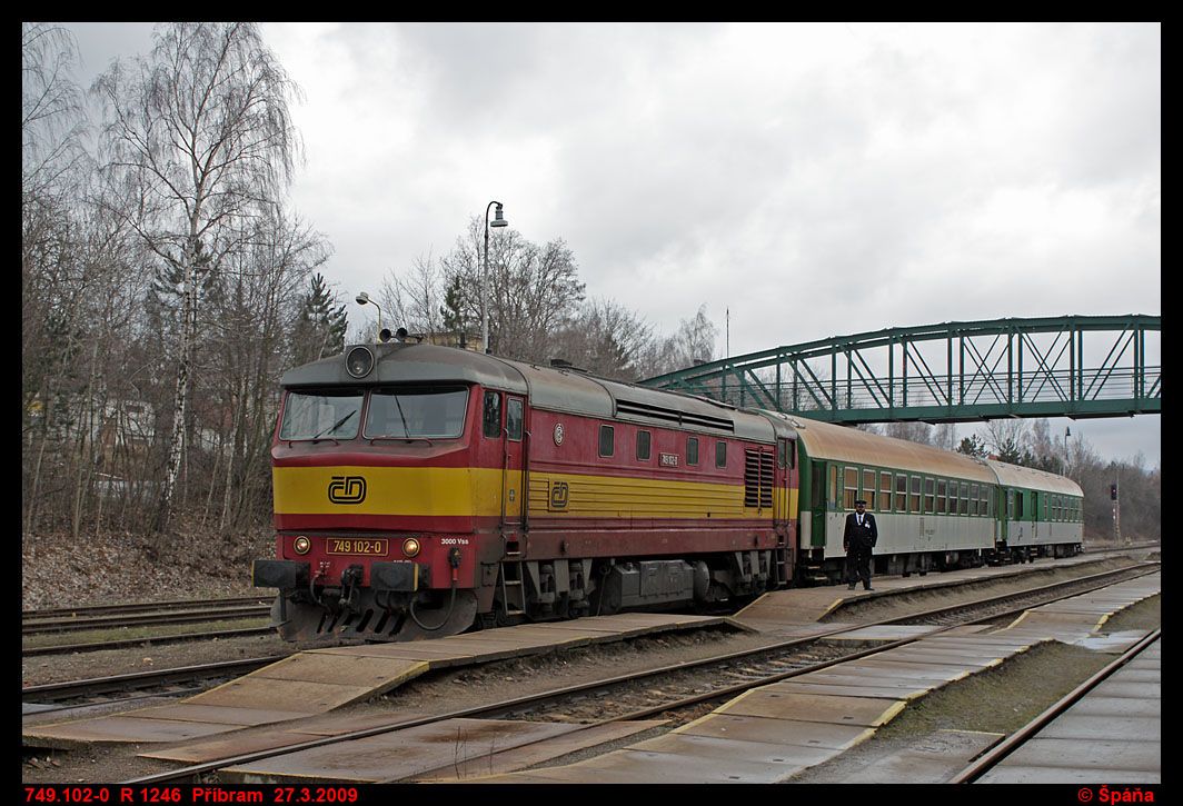 749102