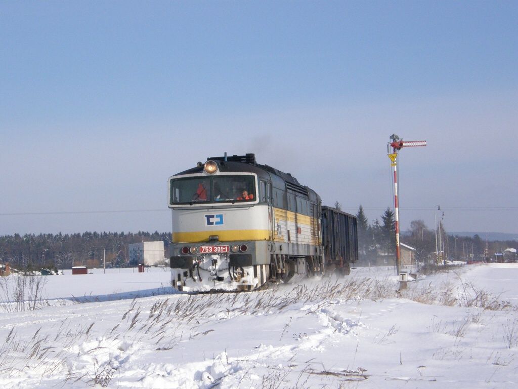 753-301 s Mn.vlakem 83750 odjd z Butovse 2.2.2010 foto-M.ich 