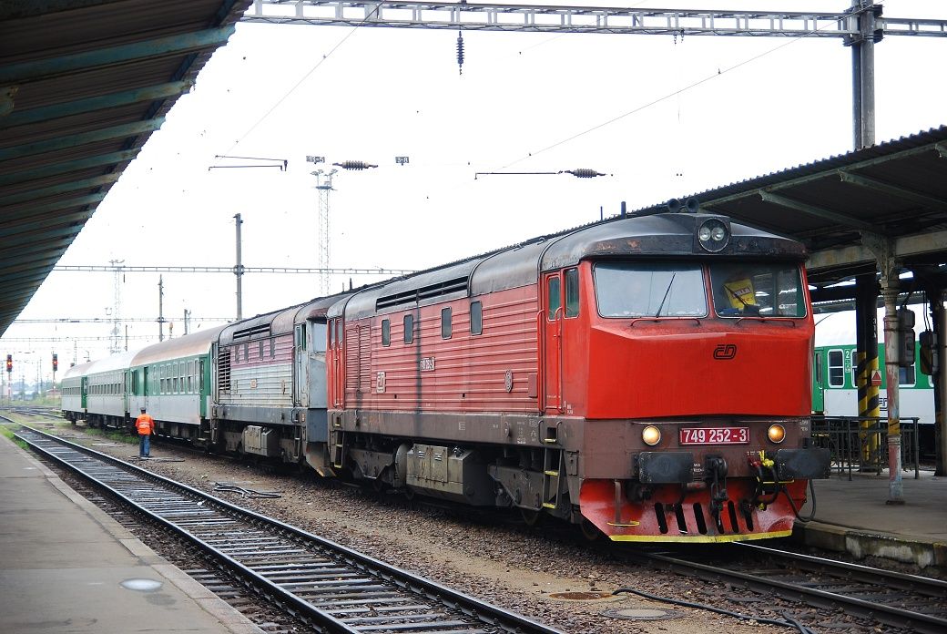 749 252-3 + 749 253-1_-_06.08.2010-_-�st.�esk� Bud�jovice - R 1240.