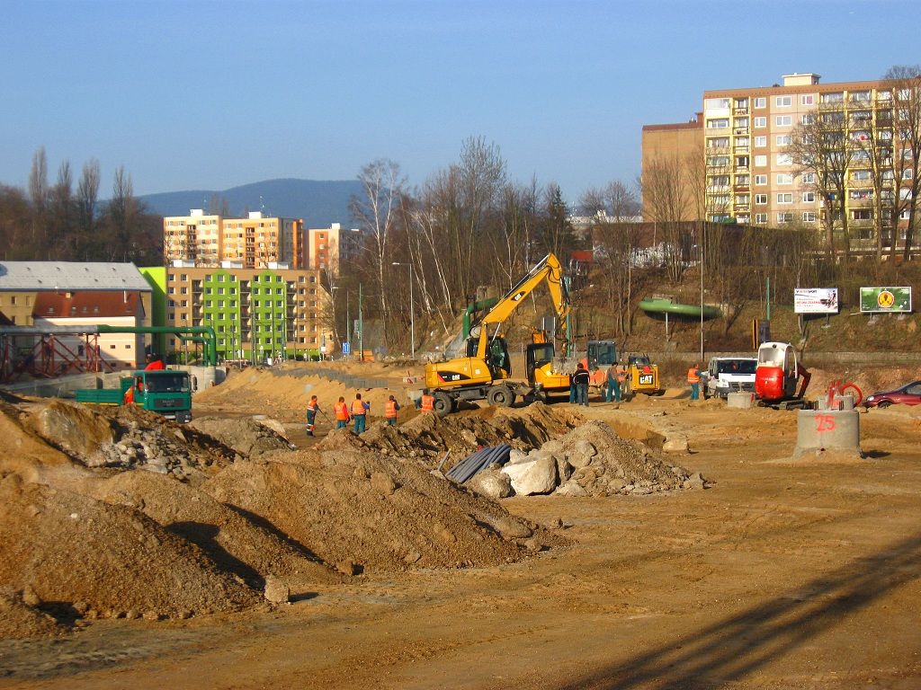 Pod�l budouc� TT u� je p�ipravena dla�ba na chodn�k