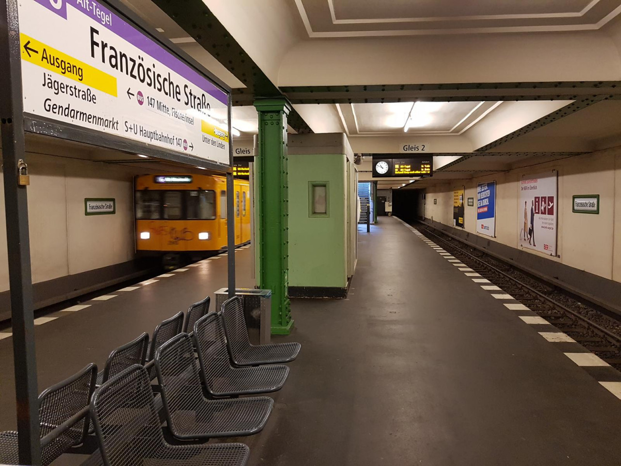 Stanice Franzsische Strae v listopadu 2020, jet v provozu