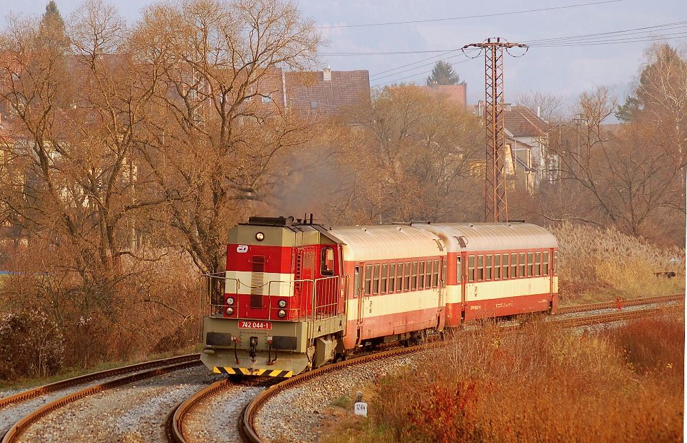 742 044 Nezdenice Os 4312, 14.11.2011