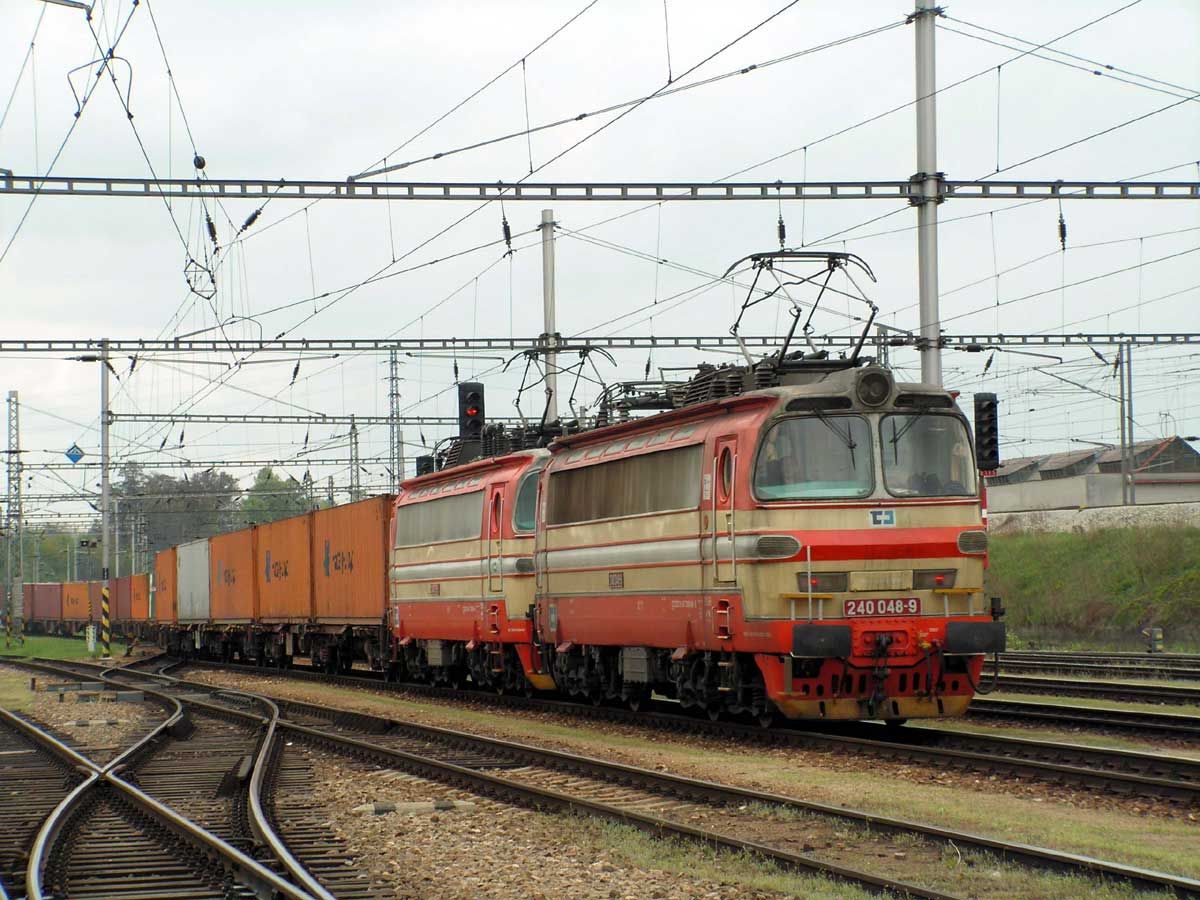 240 050 + 048 postrk